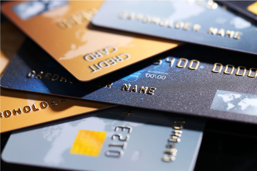 aumento crescimento crédito consumo cartão de crédito automóvel banco instituição financeira maio 2021